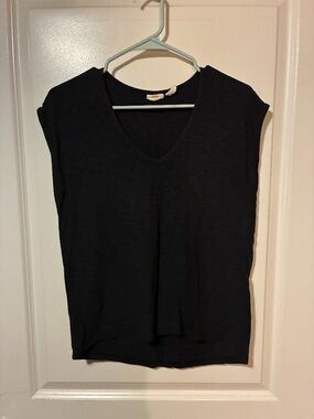 Sleeveless Black Tank - Fits like a Medium
